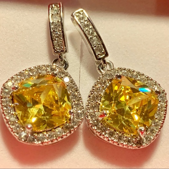 ⭐️LAST PAIR⭐️ Meghan Markle Inspired Luxury Yellow CZ Stone Stud Dangle Earrings - Picture 3 of 6